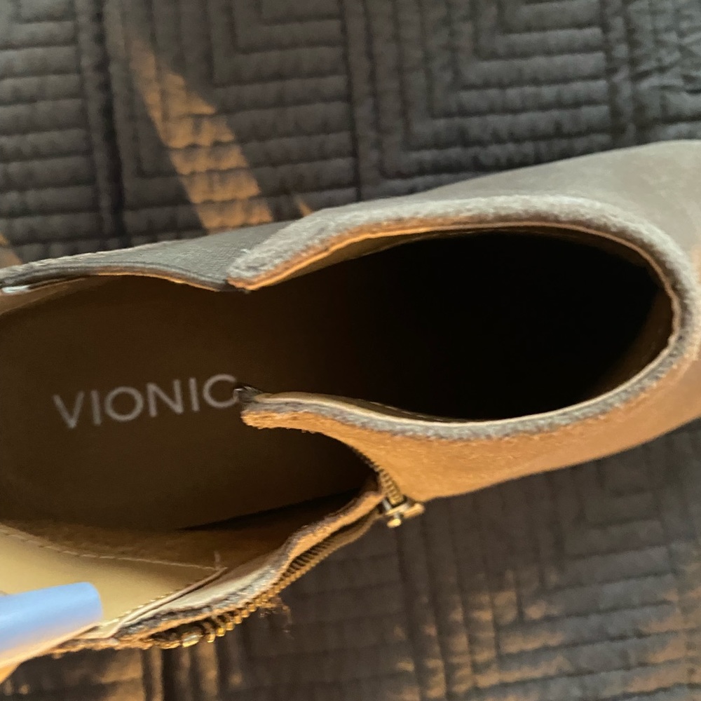 Size 11 Vionic Ankle Boots w/ Side Zipper and Snakeskin Detail - Picture 3 of 8